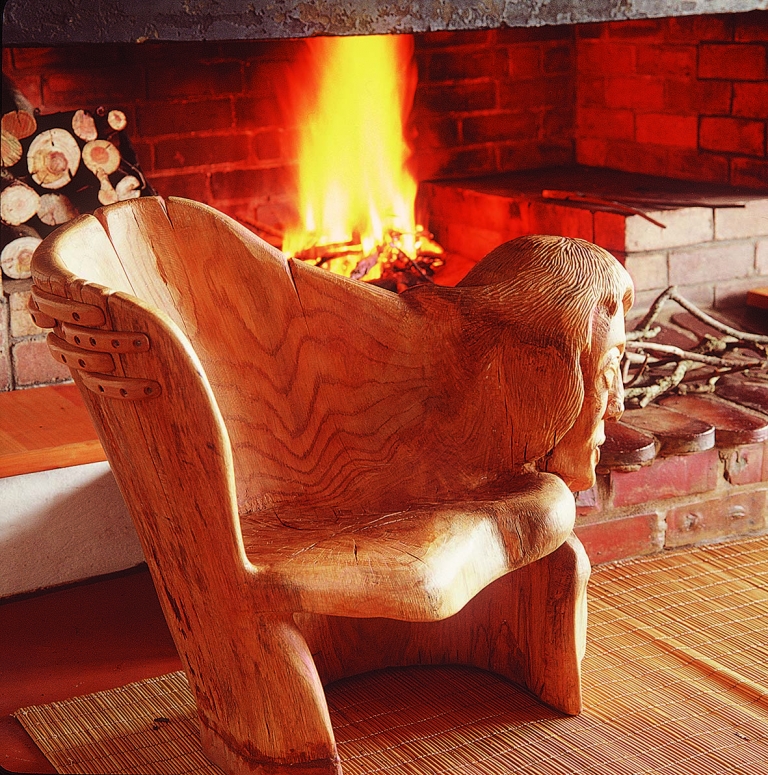 art hand carved chair 768x775